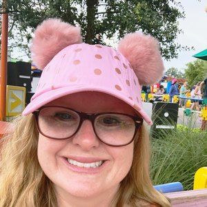 Meet your Posher, Laura